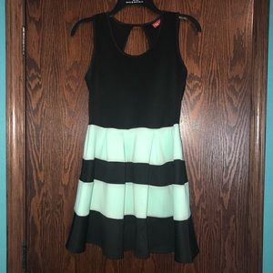 Women’s dress